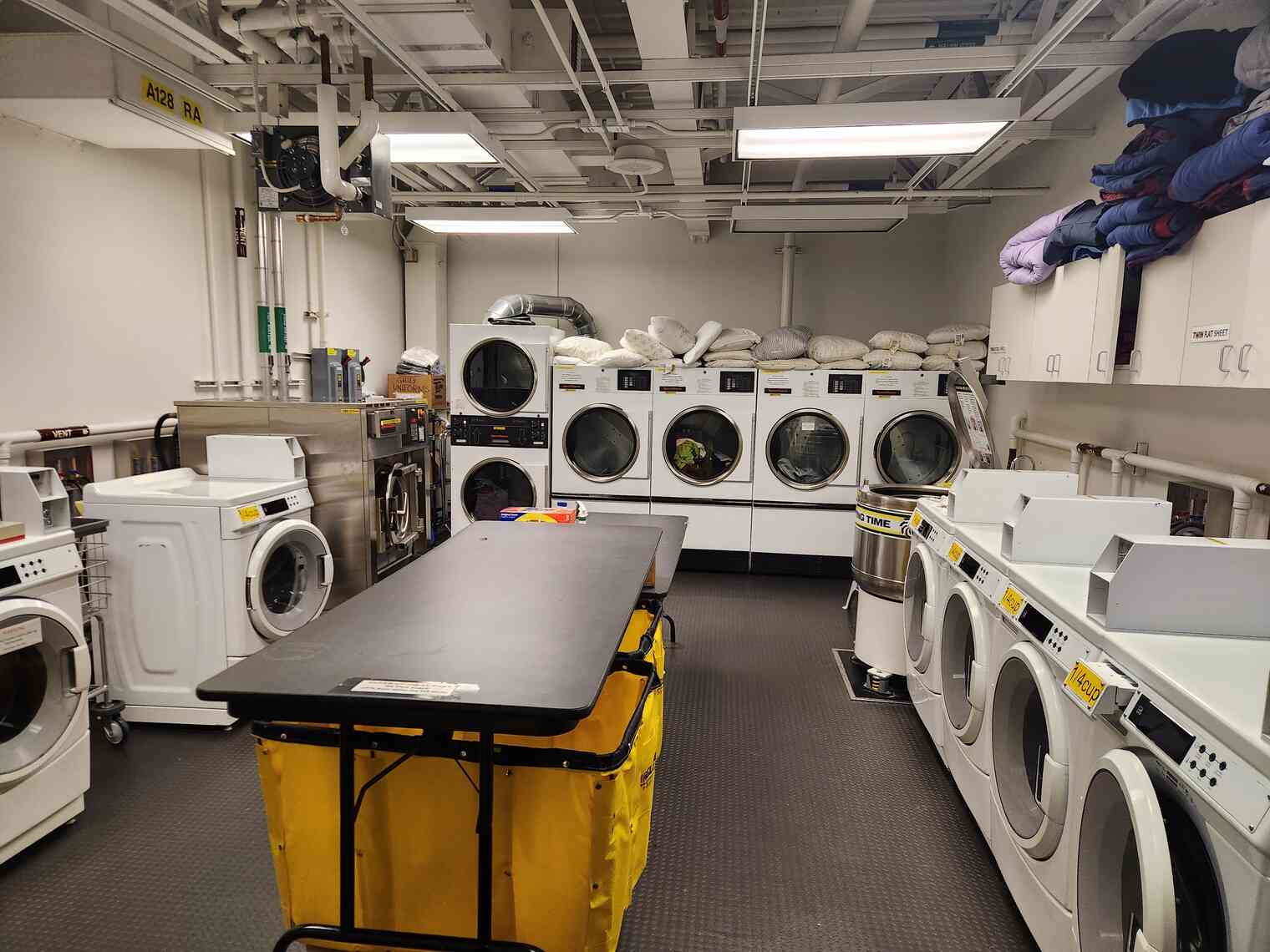 Laundry Room 01